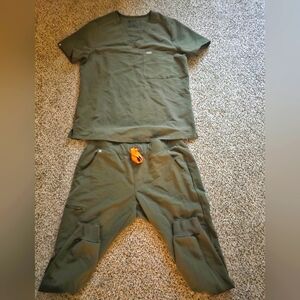 Womens Olive Green Figs Scrub Set Size L